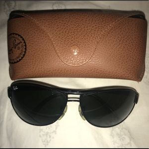 ray bans sun glasses, like new